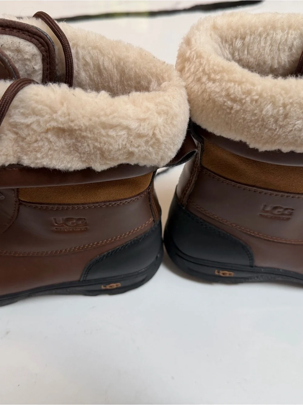 UGG Kids Brown Leather Lace-Up Boots with Cream Shearling Cuff